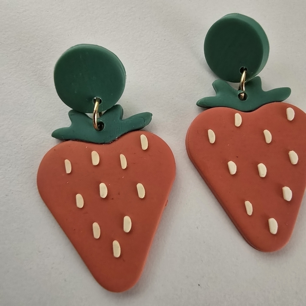 NEW Red Strawberry Polymer Clay Dangle Earrings - Picture 4 of 8